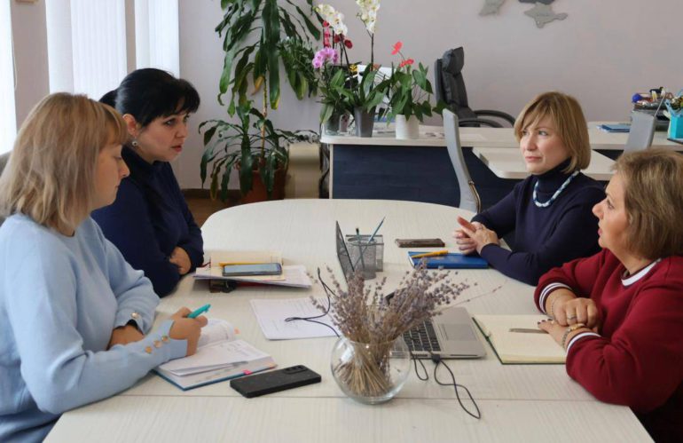 РОБОЧА НАРАДА В РАМКАХ ПРОЄКТУ  «Соціально-економічне становище та актуальні потреби внутрішньо переміщених осіб у Вінницькій області»