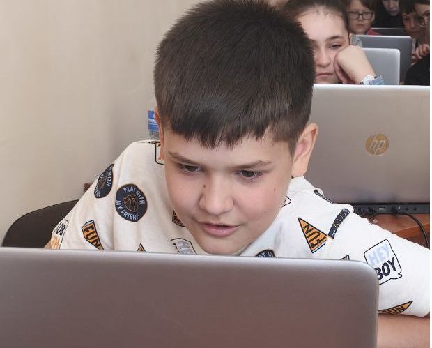 🇺🇦 ROMA, 11 YEARS OLD, Mariupol → VinnytsiaParticipant of the project “Children of War: Testimonies and Analytics for International Advocacy”
